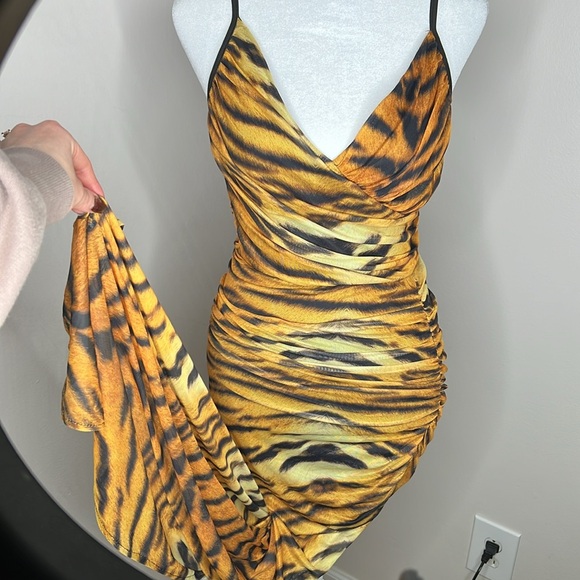 RARE FASHION NOVA x MEGAN THEE STALLION BRAND NEW TIGER PRINT DRESS - Picture 3 of 6